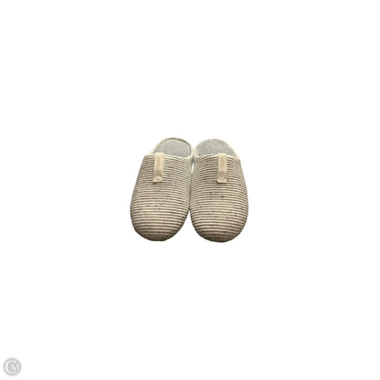 Slippers By Clothes Mentor In Grey, Size: 8