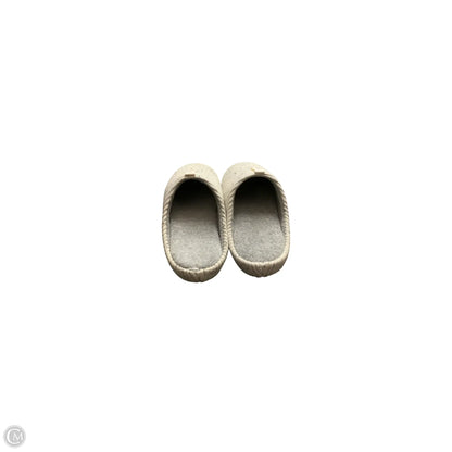 Slippers By Clothes Mentor In Grey, Size: 8