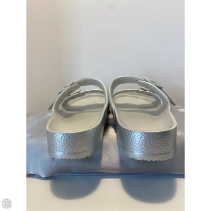 Sandals Flats By Shade & Shore In Silver, Size: 9